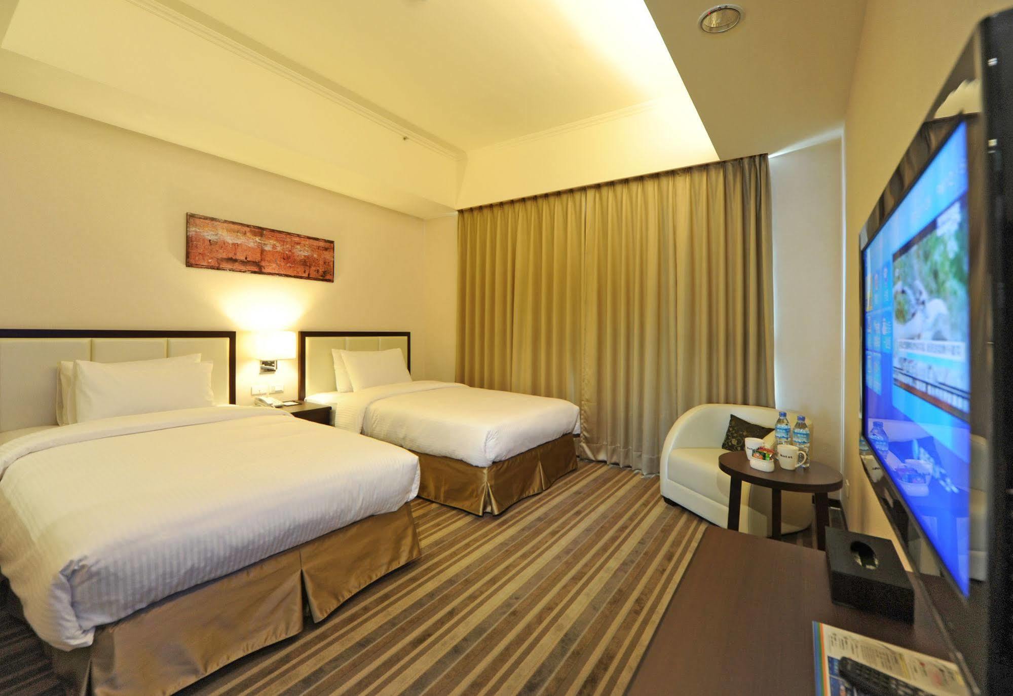 F Hotel - Hualien Dış mekan fotoğraf